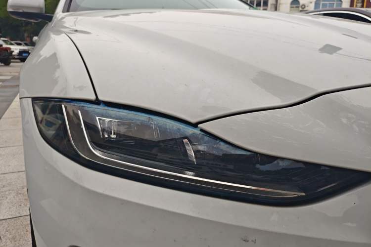 Used Jaguar XEL 2020 2.0T 200 PS R-DYNAMIC S Advanced Sport Edition Right Front Headlight