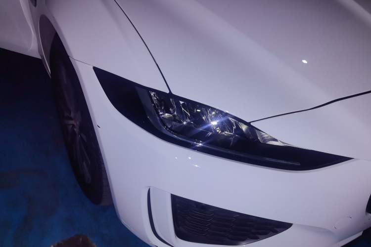 Used Jaguar XEL 2020 2.0T 200PS R-DYNAMIC Youth Sports Edition Right Front Headlight