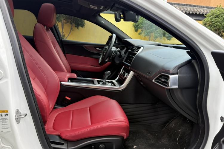Used Jaguar XEL 2020 2.0T 200 PS R-DYNAMIC S Advanced Sport Edition Right Front Seat