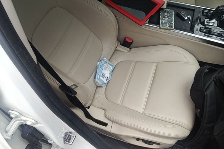 Used Jaguar XEL 2020 2.0T 250 PS SE Tech-Elegant Edition Right Front Seat