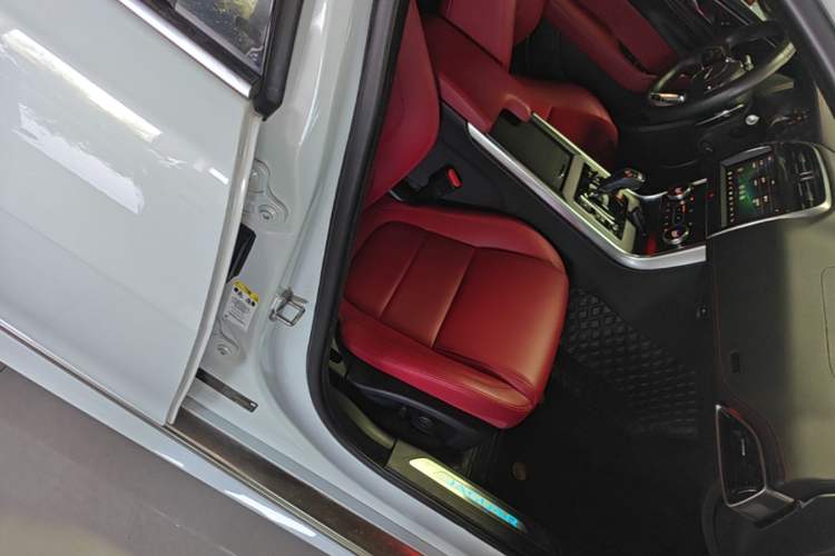 Used Jaguar XEL 2020 2.0T 200 PS R-DYNAMIC S Advanced Sport Edition Right Front Seat