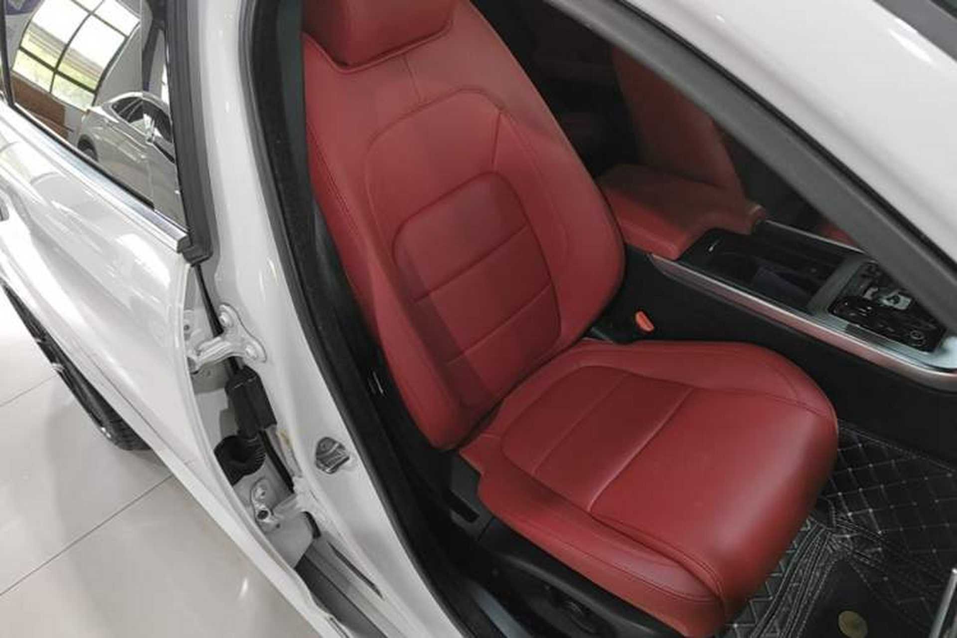 Used Jaguar XEL 2020 2.0T 200 PS R-DYNAMIC S Advanced Sport Edition Right Front Seat