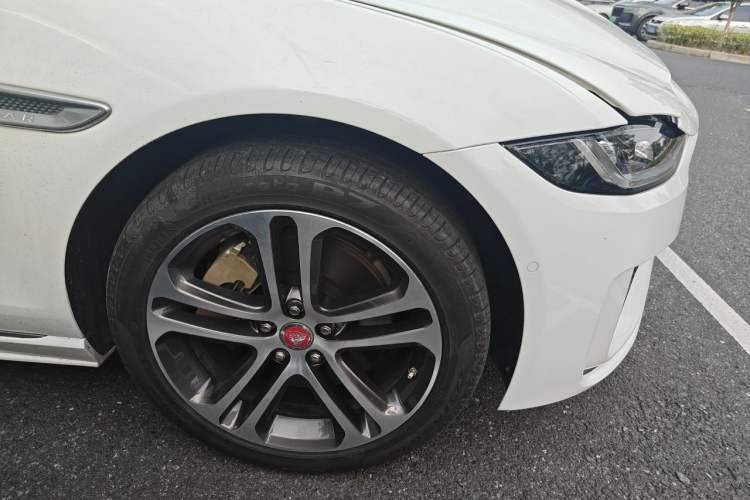 Used Jaguar XEL 2020 2.0T 200 PS R-DYNAMIC S Advanced Sport Edition Right Front Wheel Hub