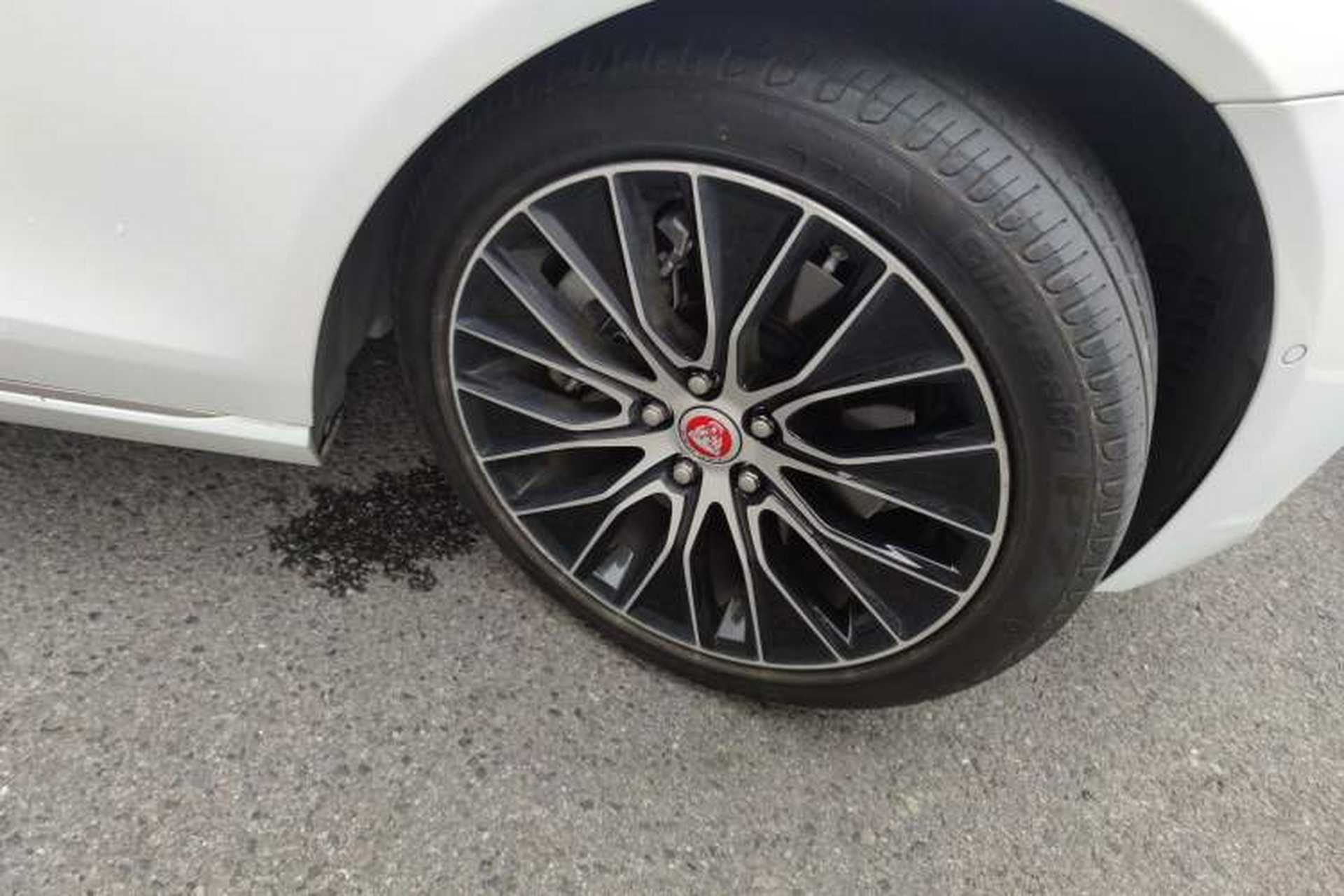 Used Jaguar XEL 2020 2.0T 200 PS S Advanced Elegance Edition Right Front Wheel Hub