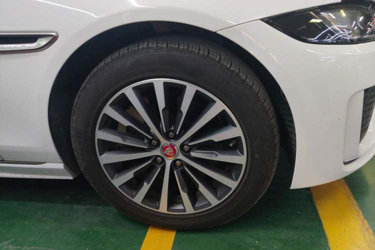 Used Jaguar XEL 2020 2.0T 200PS R-DYNAMIC Youth Sports Edition Right Front Wheel Hub