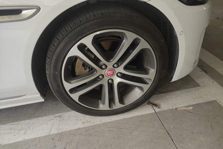 Used Jaguar XEL 2020 2.0T 200 PS R-DYNAMIC S Advanced Sport Edition Right Front Wheel Hub