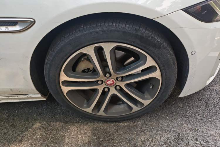 Used Jaguar XEL 2020 2.0T 200 PS R-DYNAMIC S Advanced Sport Edition Right Front Wheel Hub