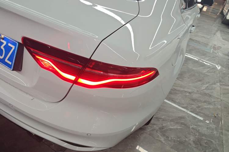 Used Jaguar XEL 2020 2.0T 200PS R-DYNAMIC Youth Sports Edition Right Rear Taillight
