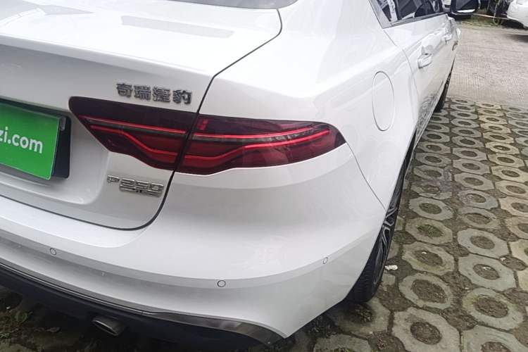 Used Jaguar XEL 2020 2.0T 250 PS SE Tech-Elegant Edition Right Rear Taillight