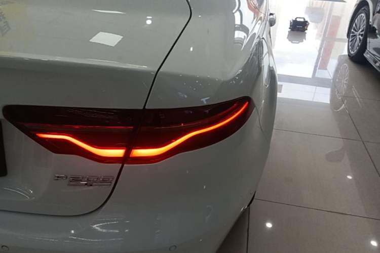 Used Jaguar XEL 2020 2.0T 200 PS S Advanced Elegance Edition Right Rear Taillight