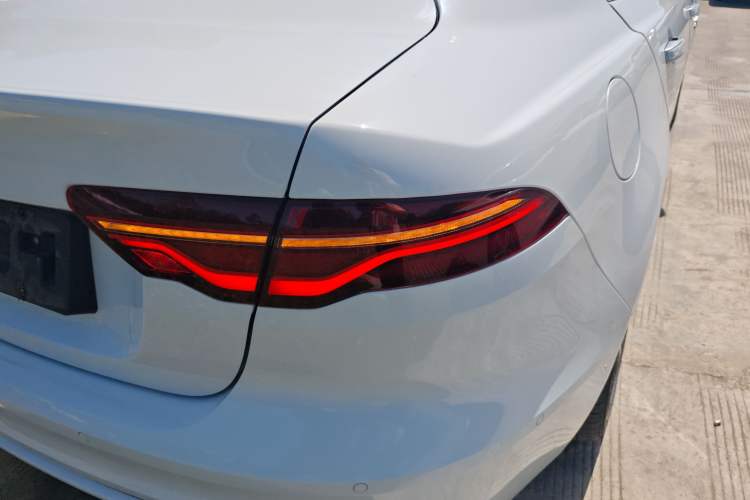 Used Jaguar XEL 2020 2.0T 200 PS R-DYNAMIC S Advanced Sport Edition Right Rear Taillight