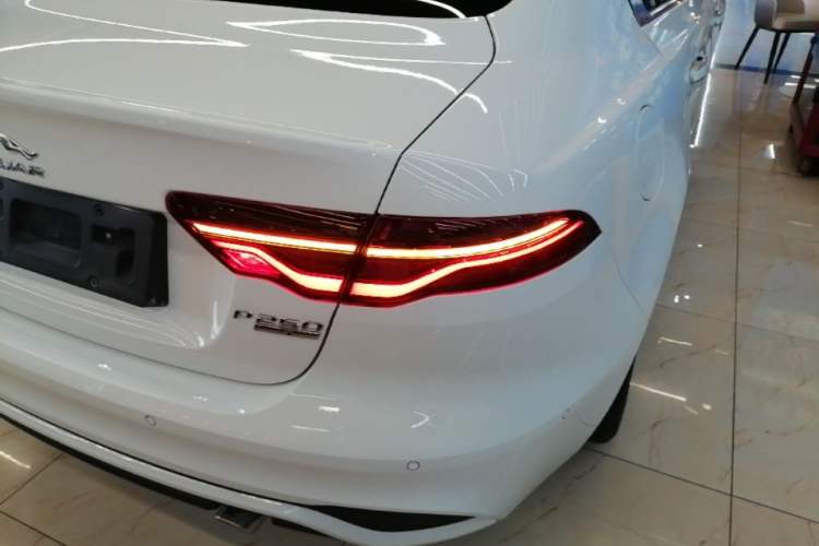 Used Jaguar XEL 2020 2.0T 200 PS R-DYNAMIC S Advanced Sport Edition Right Rear Taillight