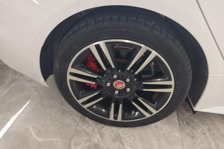 Used Jaguar XEL 2020 2.0T 200PS R-DYNAMIC Youth Sports Edition Right Rear Wheel Hub