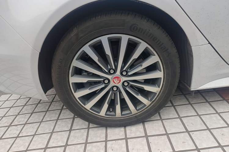 Used Jaguar XEL 2020 2.0T 200PS R-DYNAMIC Youth Sports Edition Right Rear Wheel Hub