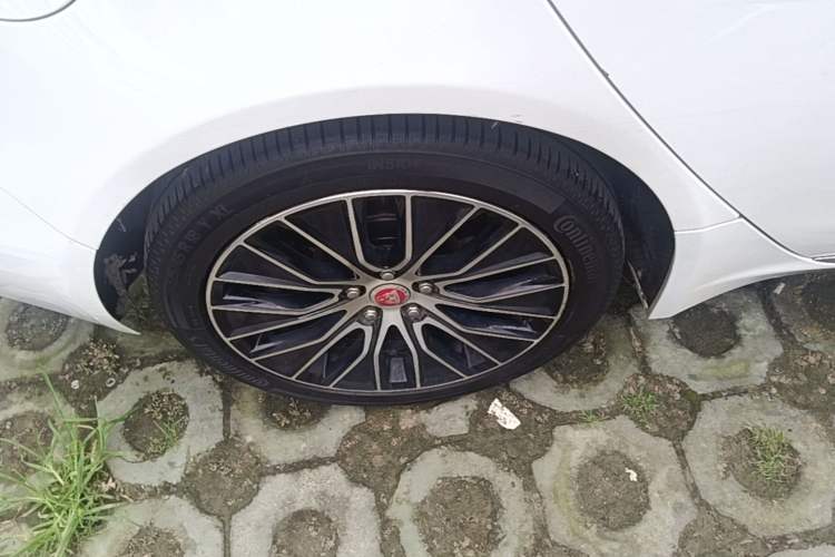 Used Jaguar XEL 2020 2.0T 250 PS SE Tech-Elegant Edition Right Rear Wheel Hub