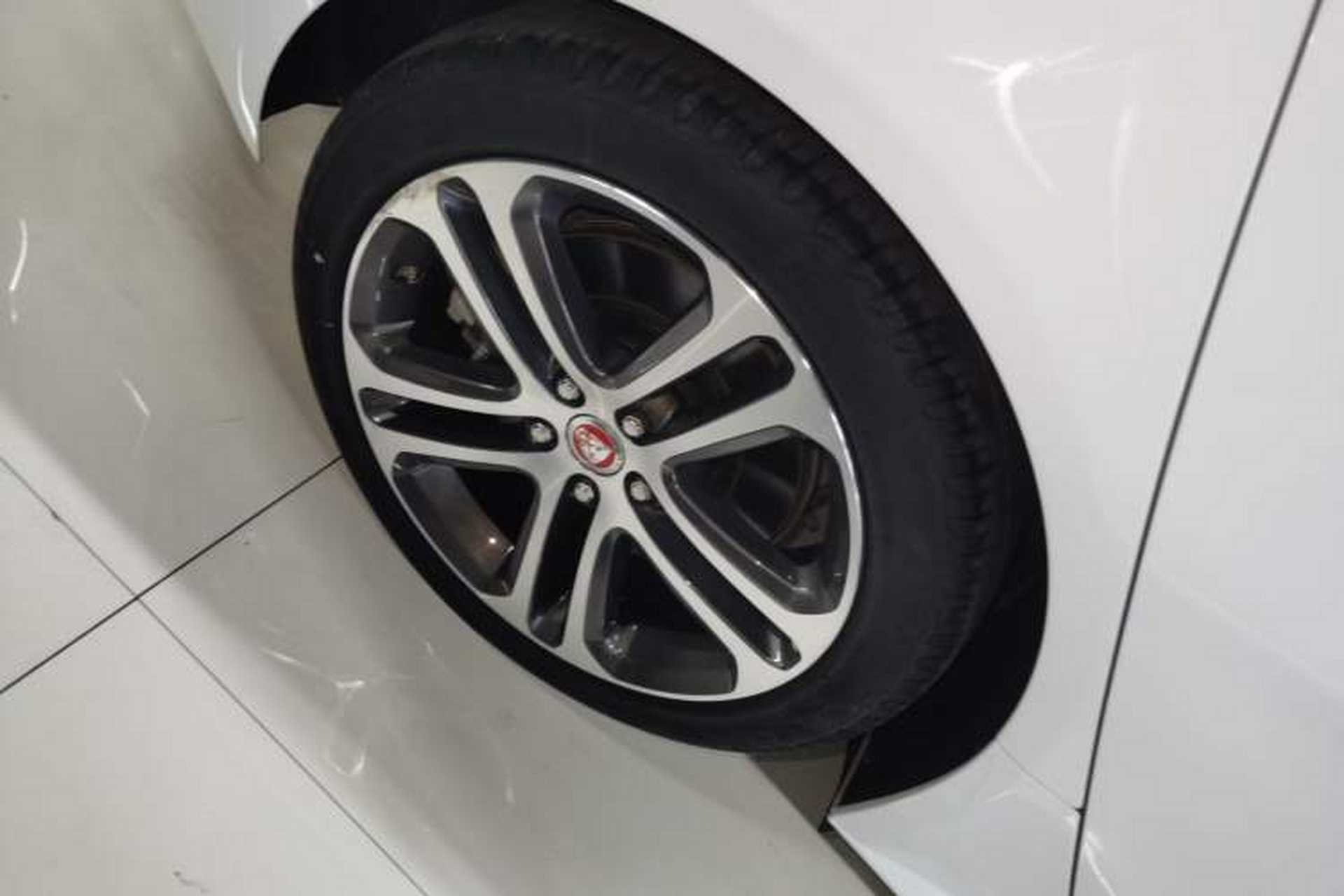 Used Jaguar XEL 2020 2.0T 200 PS R-DYNAMIC S Advanced Sport Edition Right Rear Wheel Hub