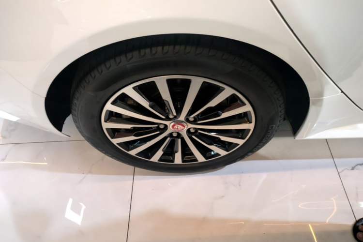 Used Jaguar XEL 2020 2.0T 200PS R-DYNAMIC Youth Sports Edition Right Rear Wheel Hub