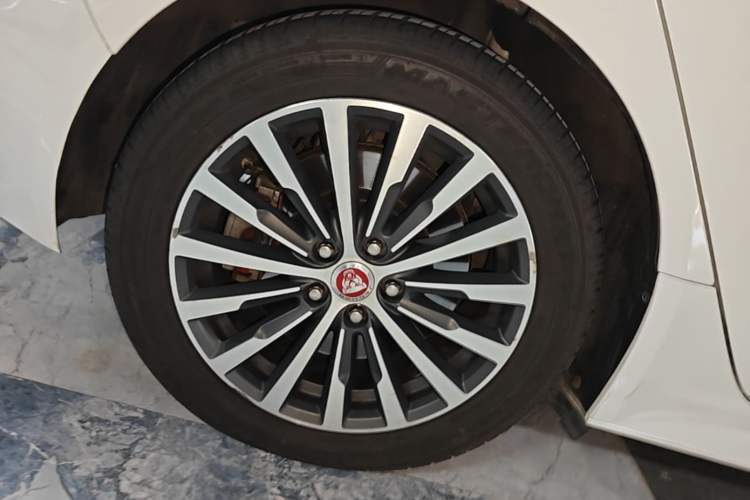 Used Jaguar XEL 2020 2.0T 200PS R-DYNAMIC Youth Sports Edition Right Rear Wheel Hub