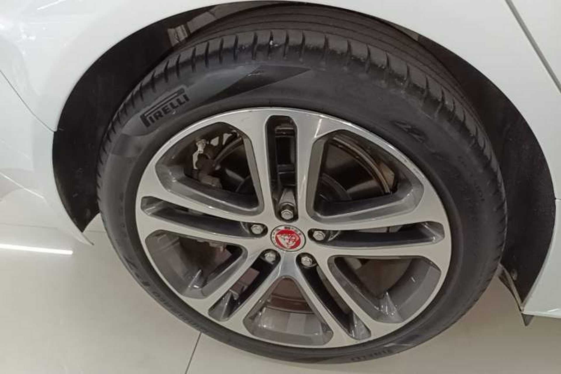 Used Jaguar XEL 2020 2.0T 200 PS R-DYNAMIC S Advanced Sport Edition Right Rear Wheel Hub
