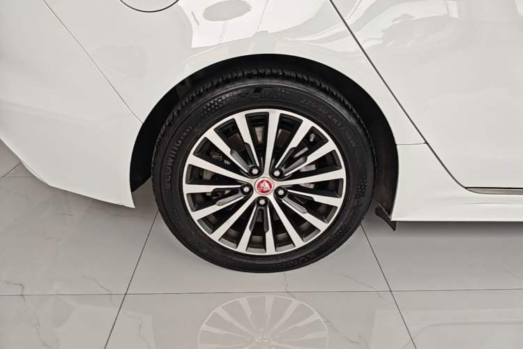Used Jaguar XEL 2020 2.0T 200PS R-DYNAMIC Youth Sports Edition Right Rear Wheel Hub