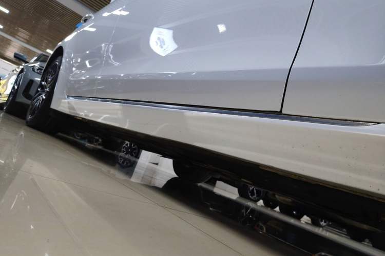 Used Jaguar XEL 2020 2.0T 200 PS S Advanced Elegance Edition Right Side Sill