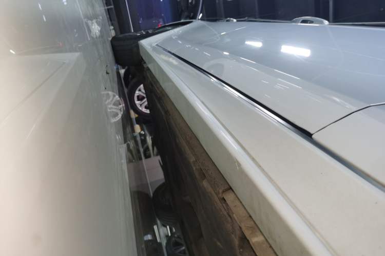 Used Jaguar XEL 2020 2.0T 200 PS R-DYNAMIC S Advanced Sport Edition Right Side Sill