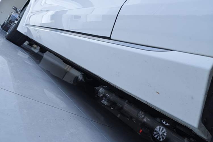 Used Jaguar XEL 2020 2.0T 250 PS SE Tech-Elegant Edition Right Side Sill