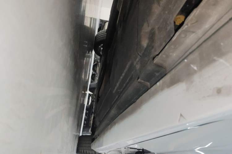 Used Jaguar XEL 2020 2.0T 200 PS R-DYNAMIC S Advanced Sport Edition Right Side Sill