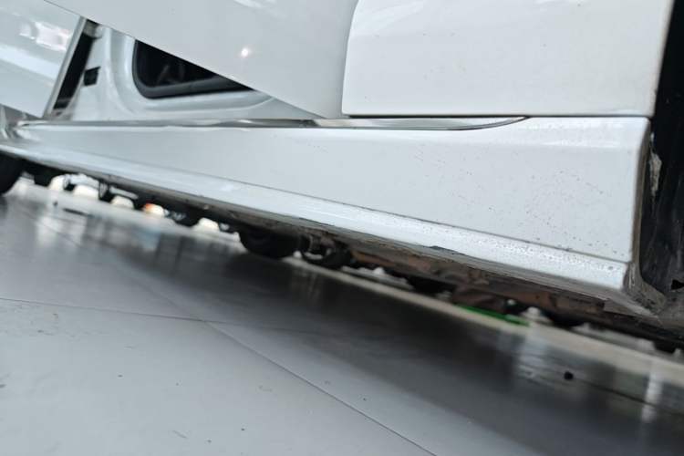 Used Jaguar XEL 2020 2.0T 200PS R-DYNAMIC Youth Sports Edition Right Side Sill