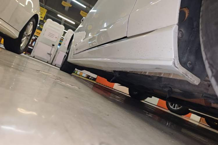 Used Jaguar XEL 2020 2.0T 200PS R-DYNAMIC Youth Sports Edition Right Side Sill