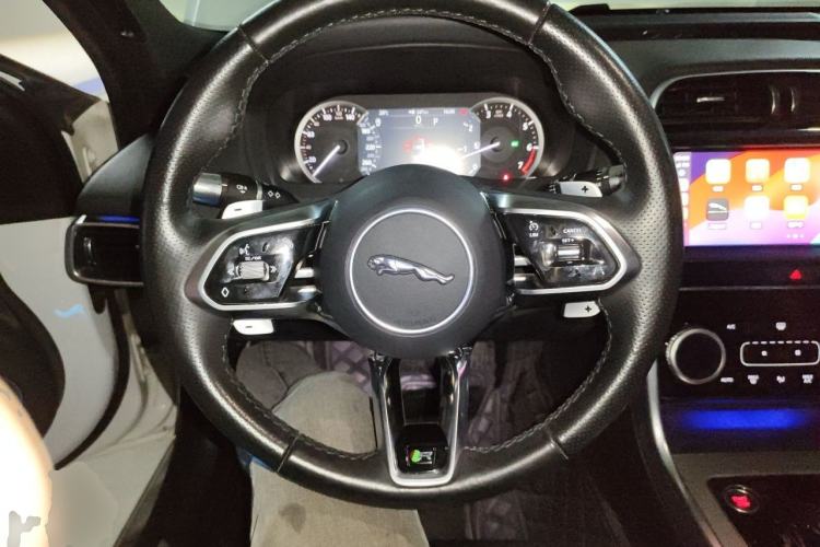 Used Jaguar XEL 2020 2.0T 200PS R-DYNAMIC Youth Sports Edition Steering Wheel