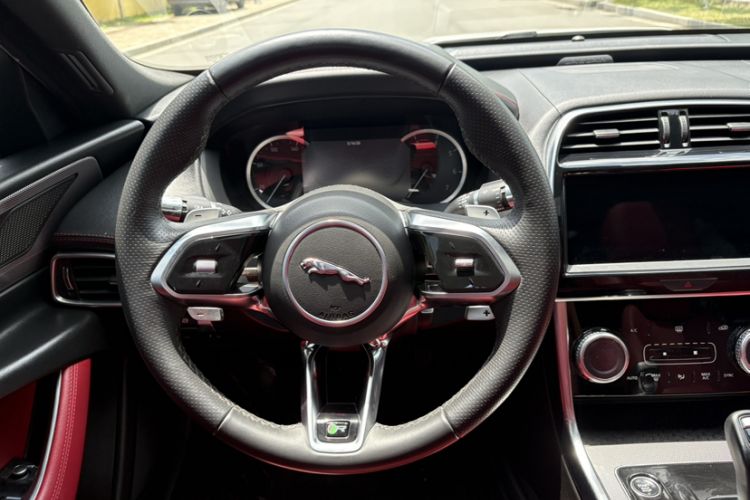 Used Jaguar XEL 2020 2.0T 200 PS R-DYNAMIC S Advanced Sport Edition Steering Wheel