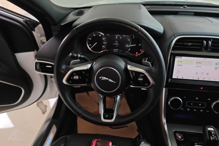 Used Jaguar XEL 2020 2.0T 200 PS R-DYNAMIC S Advanced Sport Edition Steering Wheel
