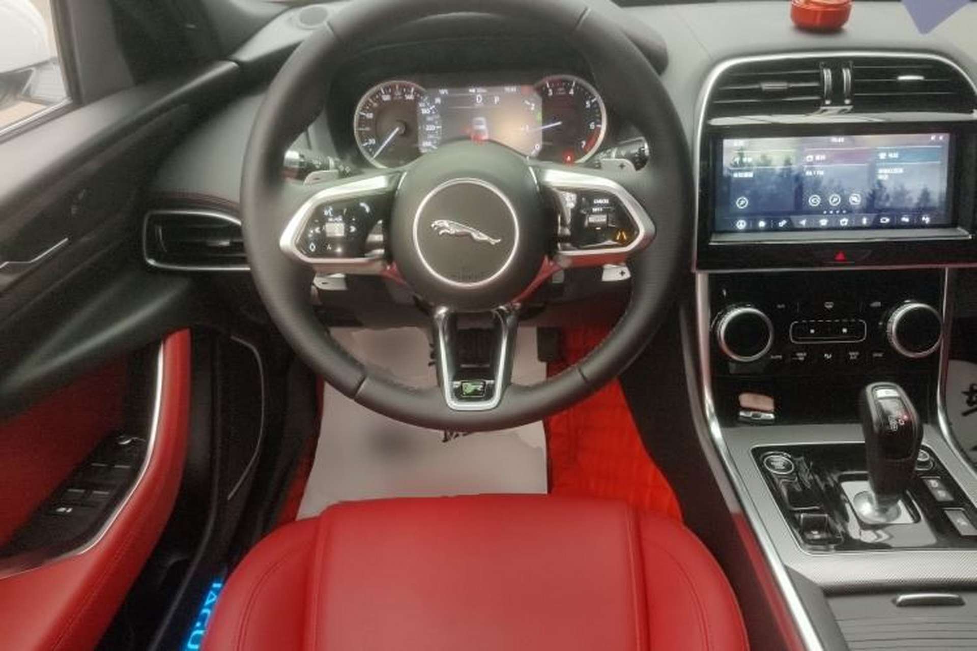 Used Jaguar XEL 2020 2.0T 200 PS R-DYNAMIC S Advanced Sport Edition Steering Wheel