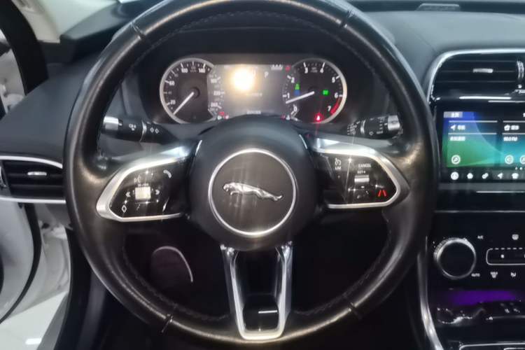 Used Jaguar XEL 2020 2.0T 200 PS S Advanced Elegance Edition Steering Wheel