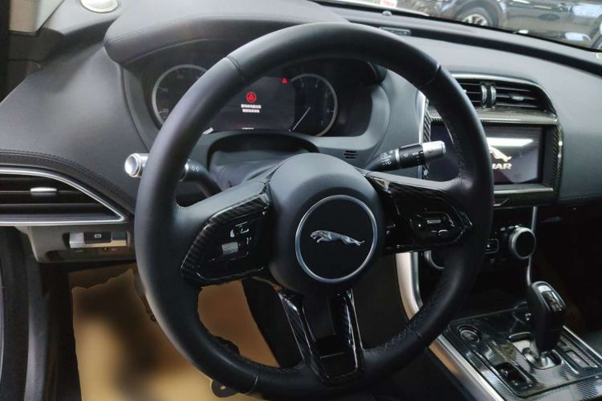 Used Jaguar XEL 2020 2.0T 200 PS S Advanced Elegance Edition Steering Wheel