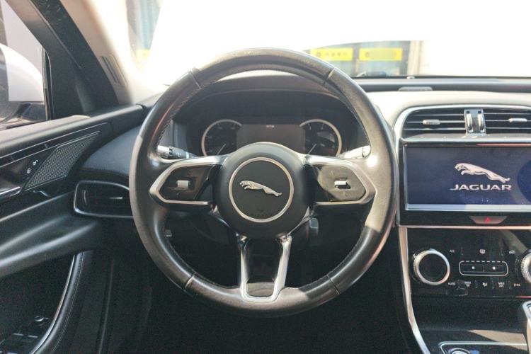 Used Jaguar XEL 2020 2.0T 200 PS S Advanced Elegance Edition Steering Wheel