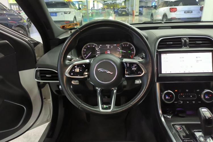Used Jaguar XEL 2020 2.0T 200 PS R-DYNAMIC S Advanced Sport Edition Steering Wheel