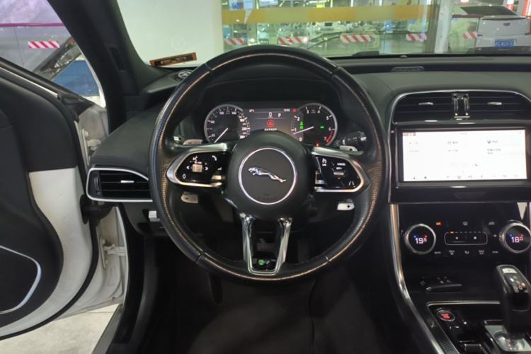 Used Jaguar XEL 2020 2.0T 200 PS R-DYNAMIC S Advanced Sport Edition Steering Wheel