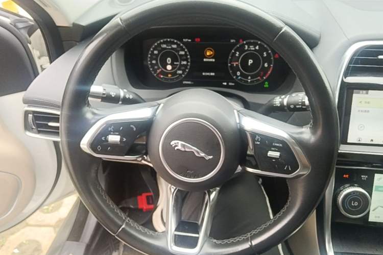 Used Jaguar XEL 2020 2.0T 250 PS SE Tech-Elegant Edition Steering Wheel