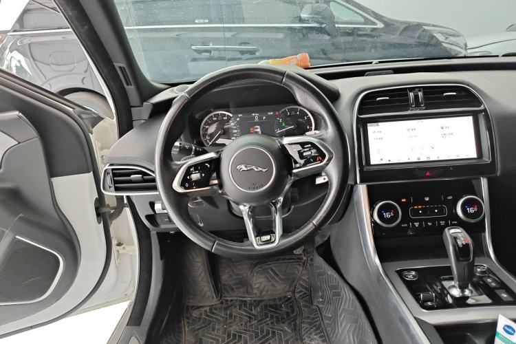 Used Jaguar XEL 2020 2.0T 200 PS R-DYNAMIC S Advanced Sport Edition Steering Wheel