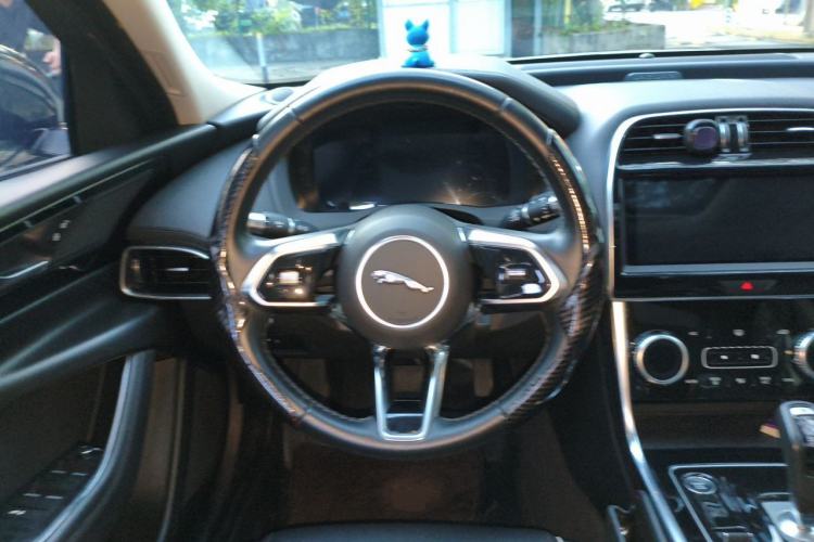 Used Jaguar XEL 2020 2.0T 250 PS SE Tech-Elegant Edition Steering Wheel