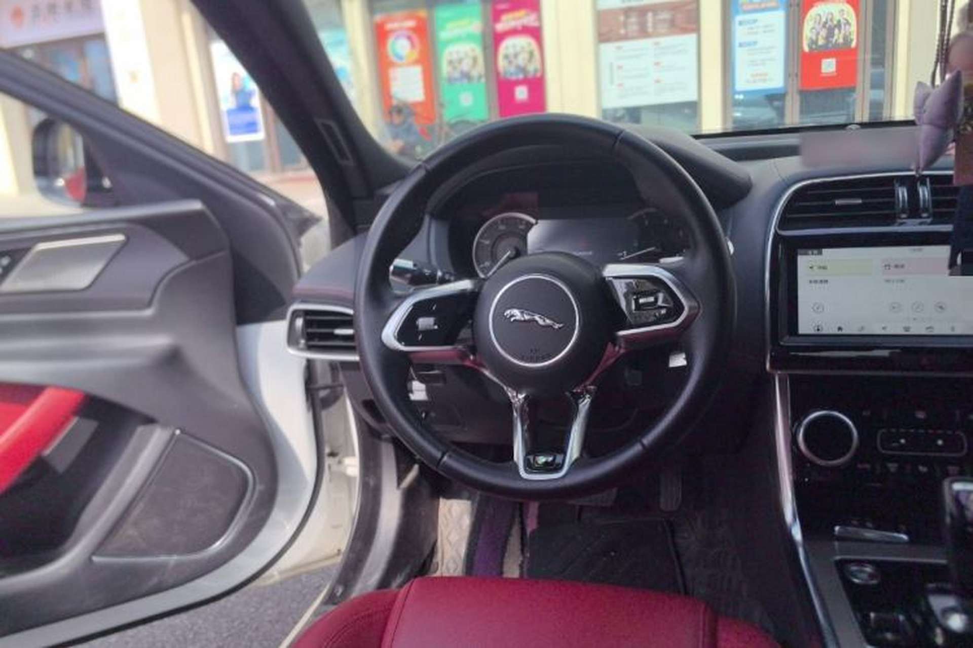 Used Jaguar XEL 2020 2.0T 200 PS R-DYNAMIC S Advanced Sport Edition Steering Wheel
