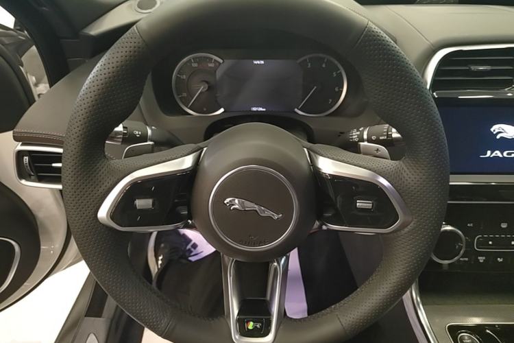 Used Jaguar XEL 2020 2.0T 200 PS R-DYNAMIC S Advanced Sport Edition Steering Wheel