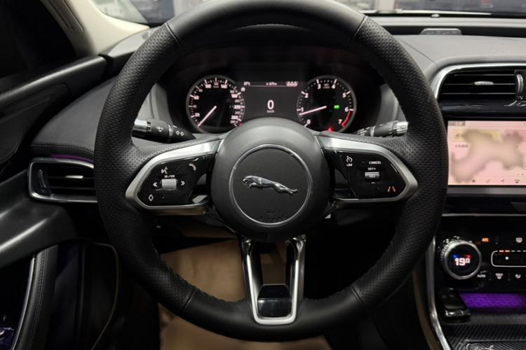 Used Jaguar XEL 2020 2.0T 200 PS S Advanced Elegance Edition Steering Wheel