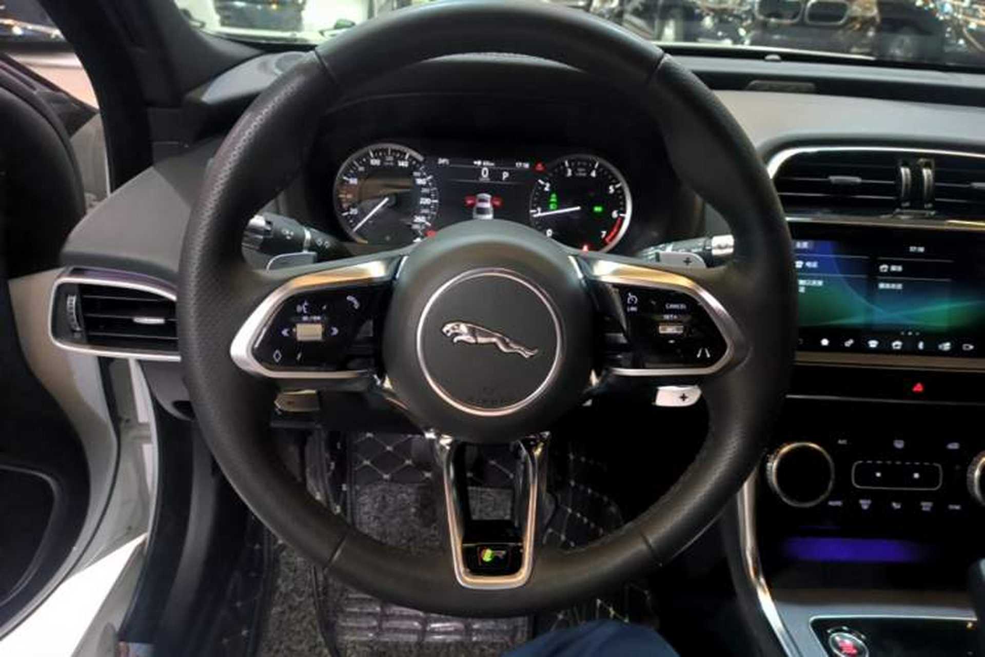 Used Jaguar XEL 2020 2.0T 200PS R-DYNAMIC Youth Sports Edition Steering Wheel