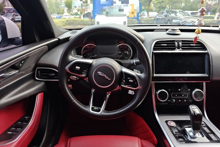 Used Jaguar XEL 2020 2.0T 200 PS R-DYNAMIC S Advanced Sport Edition Steering Wheel