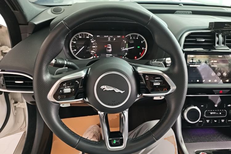 Used Jaguar XEL 2020 2.0T 200PS R-DYNAMIC Youth Sports Edition Steering Wheel