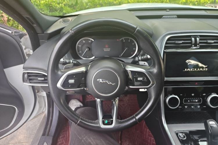 Used Jaguar XEL 2020 2.0T 200PS R-DYNAMIC Youth Sports Edition Steering Wheel