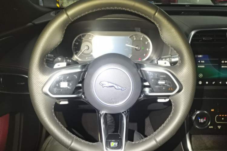 Used Jaguar XEL 2020 2.0T 200 PS R-DYNAMIC S Advanced Sport Edition Steering Wheel